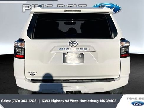 Used 2016 Toyota 4Runner SR5 image 4
