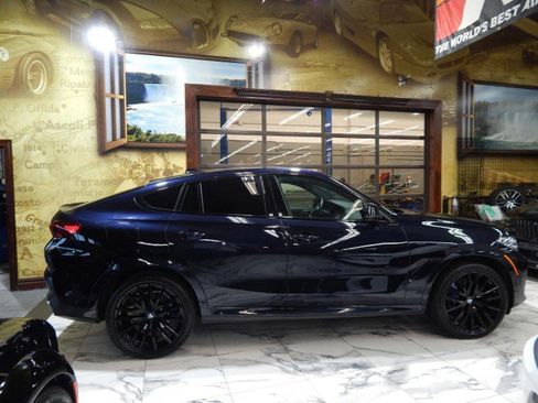 Used 2023 BMW X6 xDrive40i w/ M Sport Package image 2