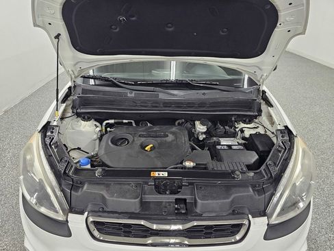 Used 2013 Kia Soul + FWD image 10