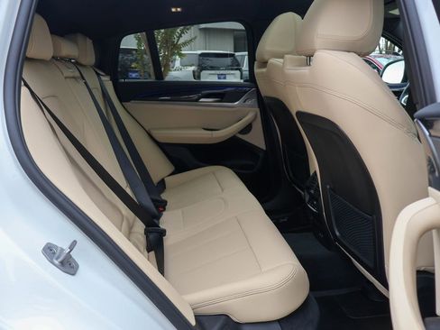 Used 2025 BMW X4 M40i w/ Premium Package image 11