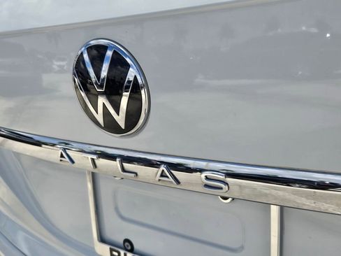 Used 2021 Volkswagen Atlas Cross Sport SE w/ Panoramic Sunroof Package image 14