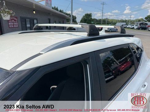 Used 2023 Kia Seltos S w/ Navigation Package AWD/4WD image 10