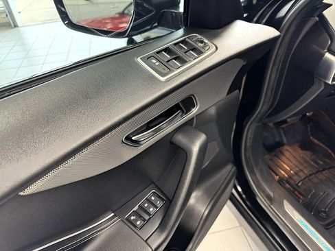 Used 2019 Jaguar F-PACE S image 10