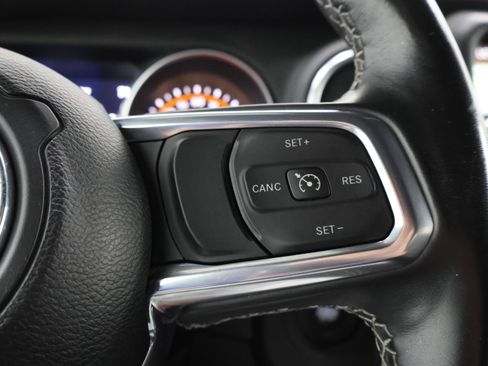 Used 2022 Jeep Wrangler Unlimited Sahara w/ LED Lighting Group AWD/4WD image 13