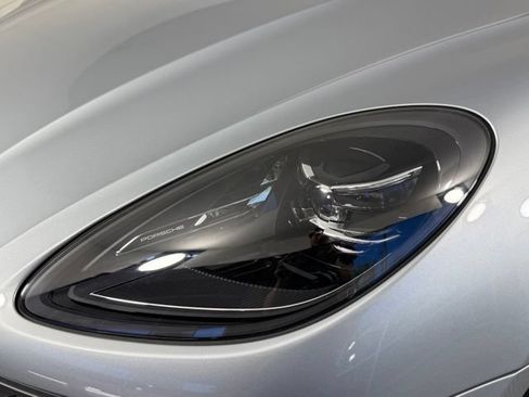 Used 2025 Porsche Macan AWD/4WD image 14