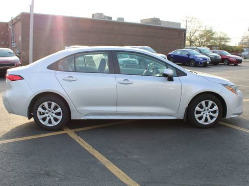 Used 2023 Toyota Corolla LE w/ Carpet Mat Package (TMS) FWD image 5