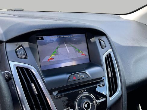 Used 2013 Ford Focus Titanium FWD image 29