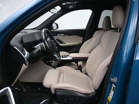 Used 2023 BMW X1 xDrive28i w/ M Sport Package AWD/4WD image 8