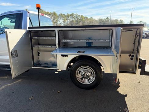 Used 2017 Ford F250 XL w/ Power Equipment Group image 13
