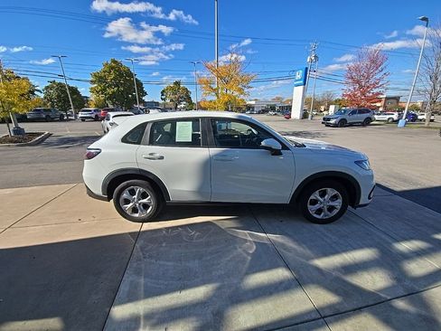 Certified 2023 Honda HR-V LX image 2