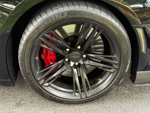 Used 2018 Chevrolet Camaro ZL1 RWD image 28