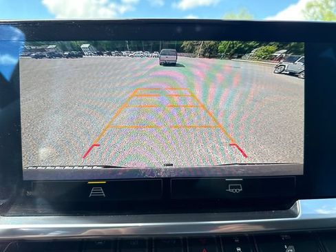 Used 2023 Chevrolet Silverado 1500 LT AWD/4WD image 20