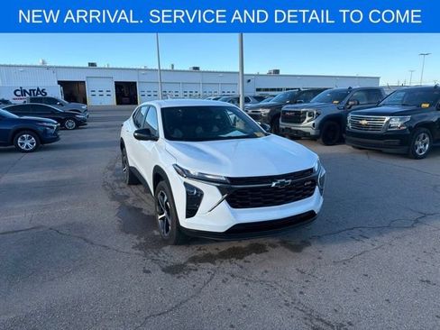 Certified 2024 Chevrolet Trax RS w/ Driver Confidence Package FWD image 6