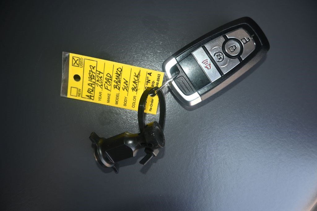 Used 2024 Ford Bronco Outer Banks AWD/4WD image 25