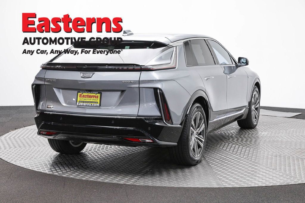 Used 2024 Cadillac Lyriq Luxury AWD/4WD image 6