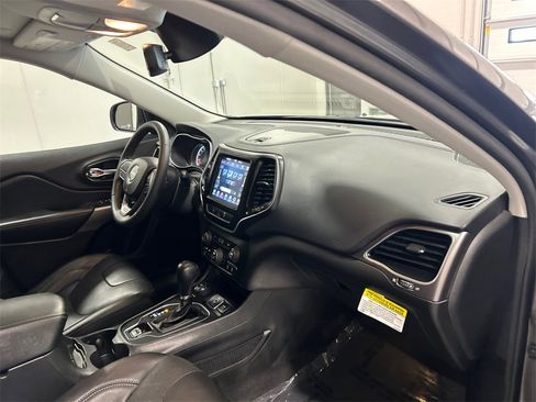 Used 2021 Jeep Cherokee Latitude Lux w/ Comfort/Convenience Group image 34