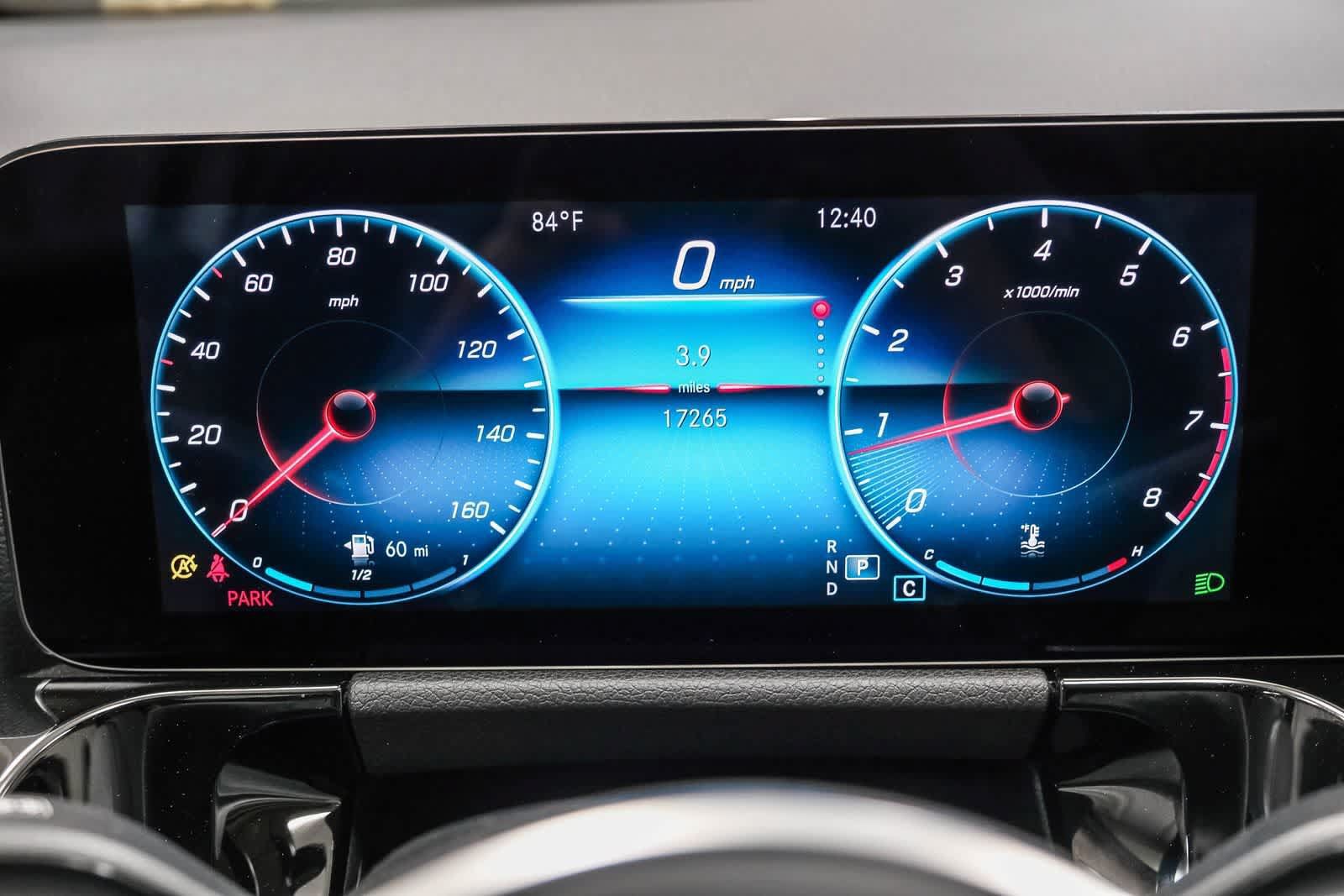 Used 2022 Mercedes-Benz GLA 250 4MATIC image 29