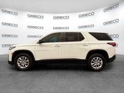 Used 2022 Chevrolet Traverse LS FWD image 4