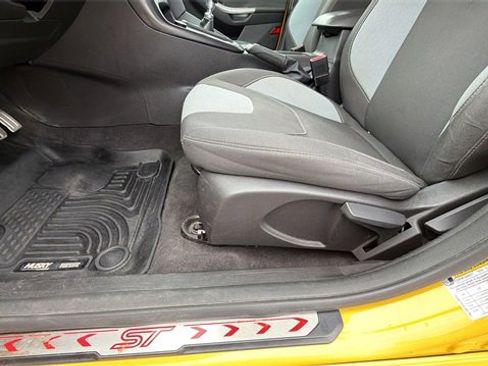 Used 2018 Ford Focus ST image 16