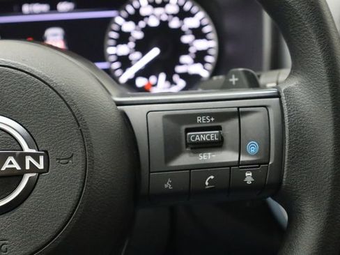 Used 2024 Nissan Rogue SV FWD image 25