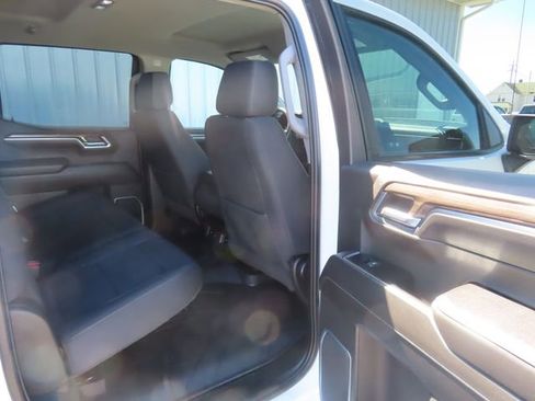 Used 2022 Chevrolet Silverado 1500 LT w/ Convenience Package II AWD/4WD image 27