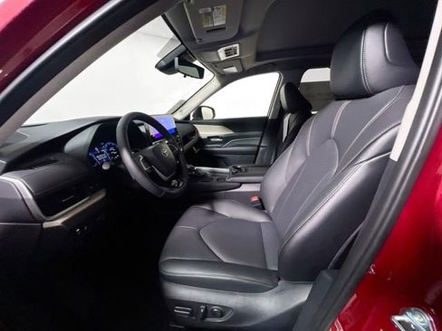 New 2026 Toyota Grand Highlander Platinum image 12