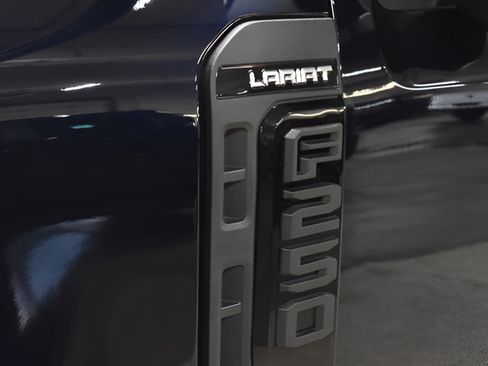 Used 2023 Ford F250 Lariat w/ Sport Appearance Package AWD/4WD image 36