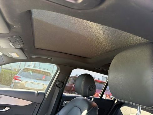 Used 2021 Mercedes-Benz GLC 300 image 12