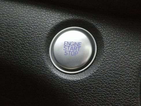 Used 2020 Hyundai Santa Fe Limited image 12