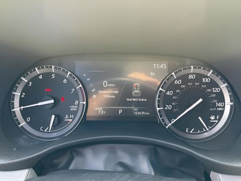 Used 2020 Toyota Highlander XLE image 24