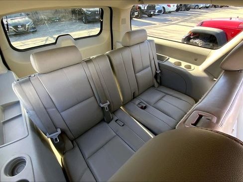Used 2013 GMC Yukon XL SLT image 34