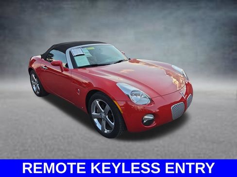 Used 2008 Pontiac Solstice Convertible w/ Premium Package RWD image 3