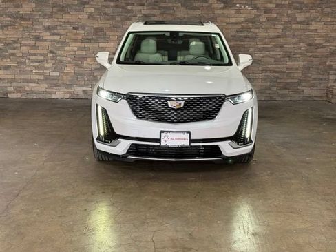 Used 2020 Cadillac XT6 Premium Luxury FWD image 2