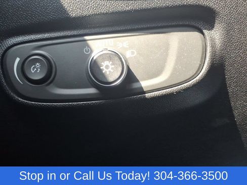 Used 2018 Chevrolet Equinox LT w/ Sun & Infotainment Package AWD/4WD image 20