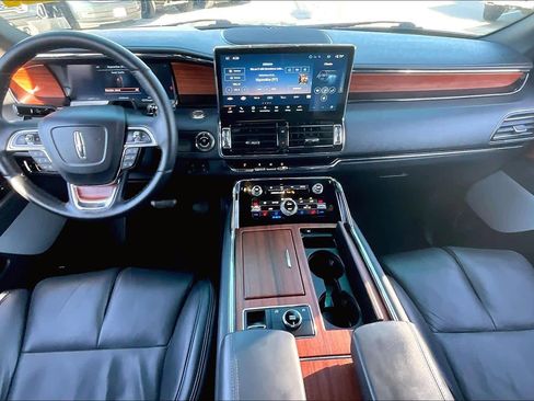 Used 2024 Lincoln Navigator L Reserve image 15