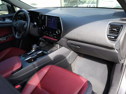 Used 2023 Lexus NX 250 FWD w/ Towing Package (2000 Lbs) image 19