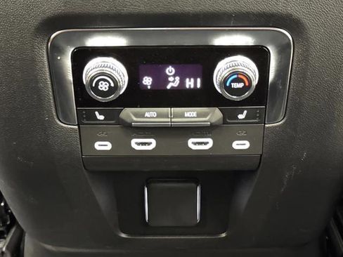 Used 2024 GMC Yukon XL Denali Ultimate image 37