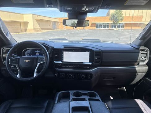 Used 2023 Chevrolet Silverado 1500 LT Trail Boss image 18