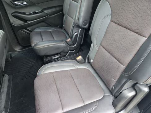 Used 2022 Chevrolet Traverse High Country FWD image 13