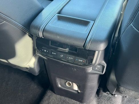 Used 2025 Toyota Grand Highlander XLE image 18