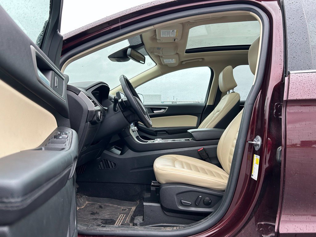 Used 2024 Ford Edge SEL w/ Convenience Package AWD/4WD image 9