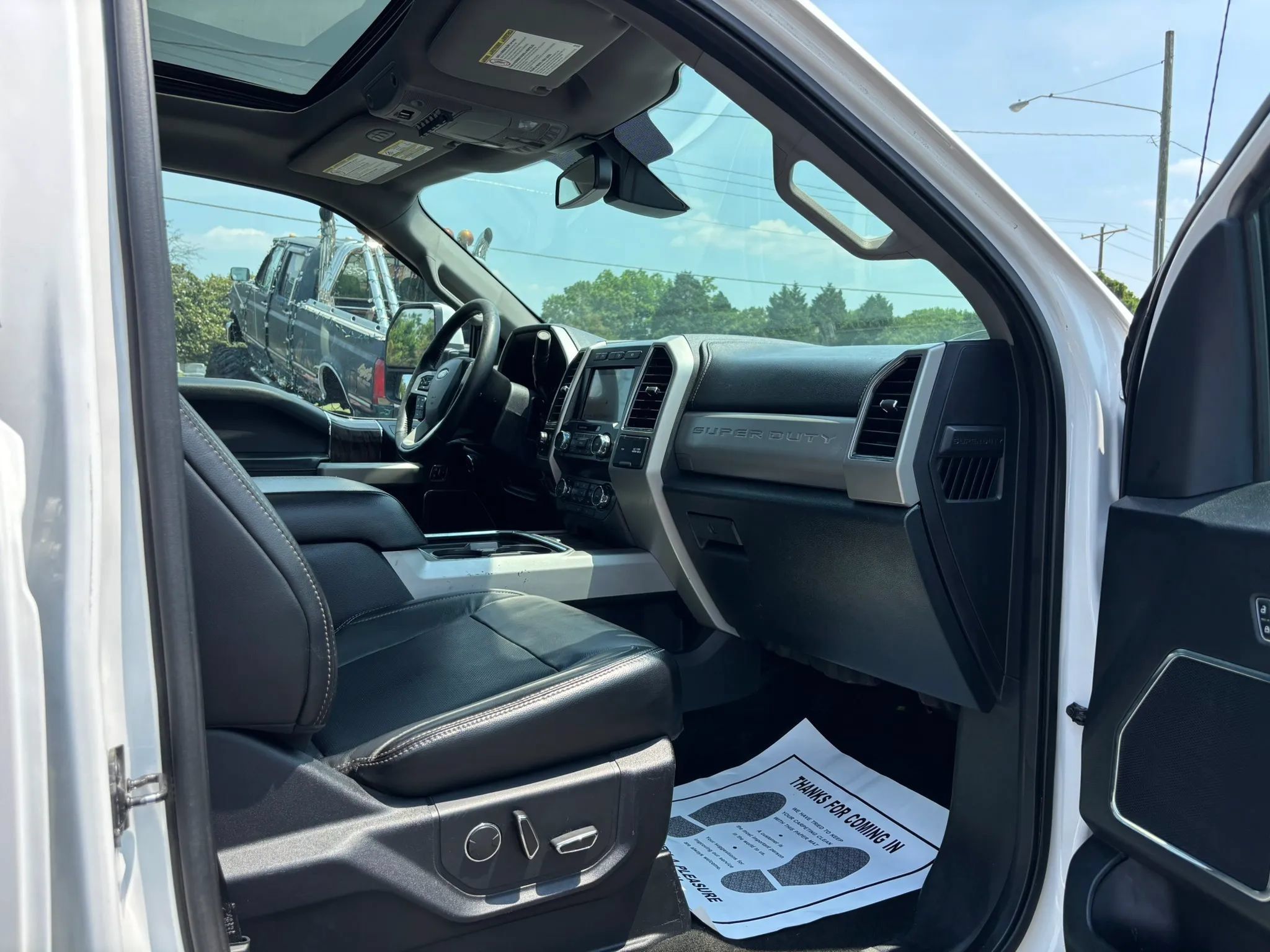 Used 2019 Ford F250 Lariat w/ Lariat Ultimate Package AWD/4WD image 26