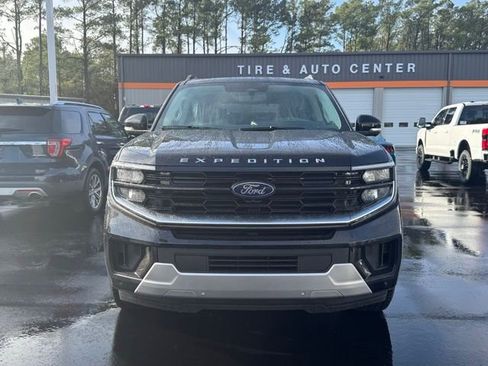 New 2026 Ford Expedition Platinum w/ Driver's Package image 5