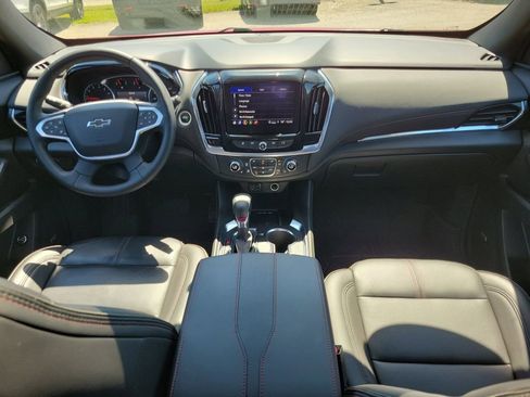Used 2023 Chevrolet Traverse RS AWD/4WD image 14