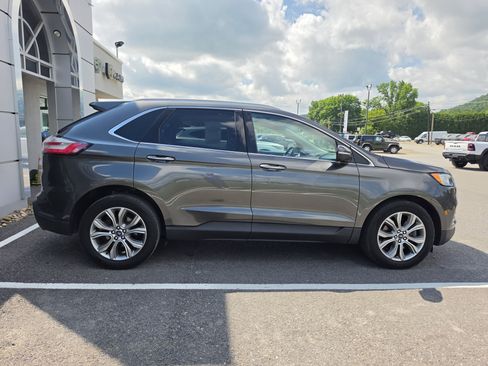 Used 2019 Ford Edge Titanium w/ Cold Weather Package AWD/4WD image 2