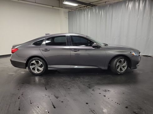 Used 2018 Honda Accord EX image 9