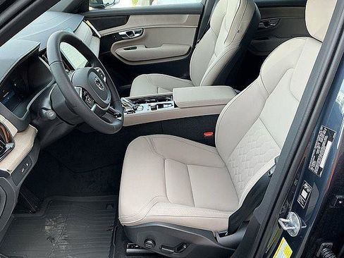 New 2026 Volvo XC90 T8 Plus w/ Protection Package AWD/4WD image 15