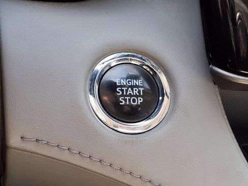 Used 2022 Toyota Highlander LE image 13