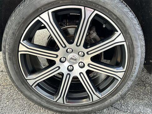 Certified 2021 Volvo XC60 T5 Inscription image 12