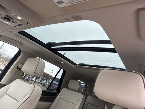 Used 2021 GMC Yukon Denali w/ LPO, Illumination Package image 4